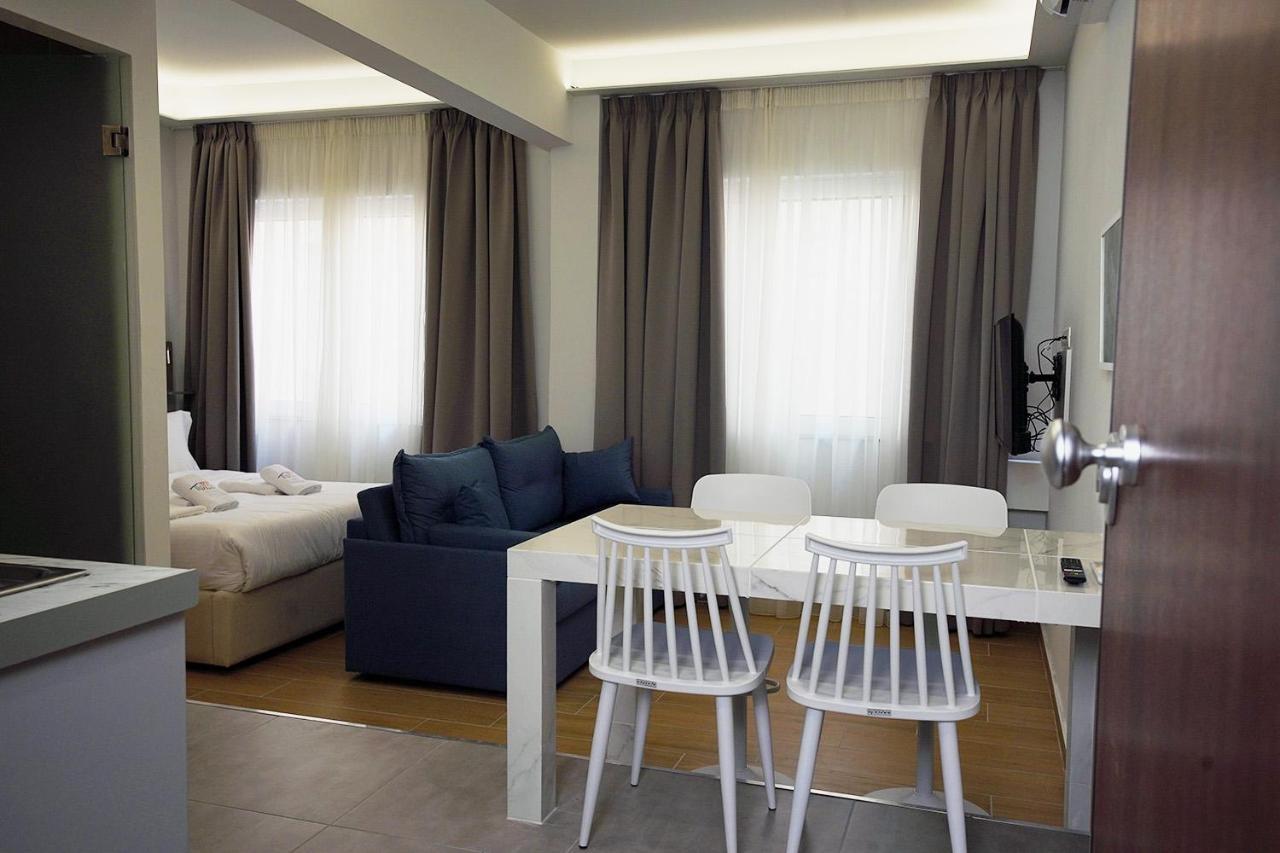Tip - Top Suites Athén Kültér fotó
